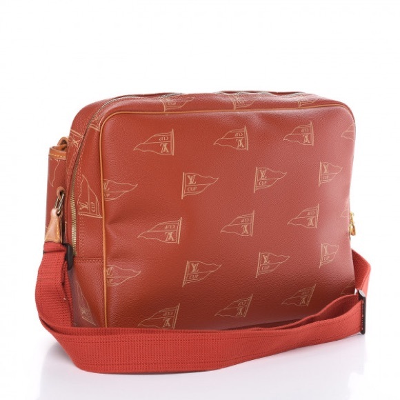 Louis Vuitton Other - AUTHENTIC!!! Louis Vuitton Calvi Leather Messenger LV Cup Bag ⛵️